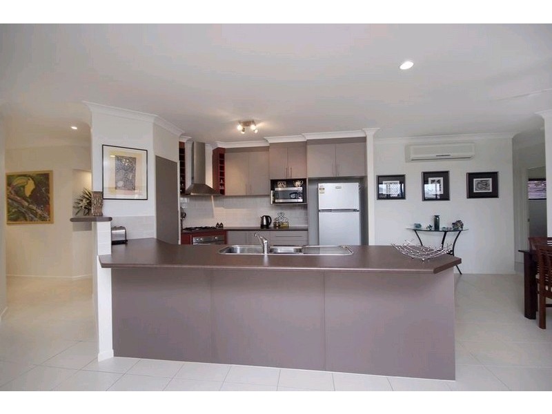 20 Altona Street, Bentley Park QLD 4869