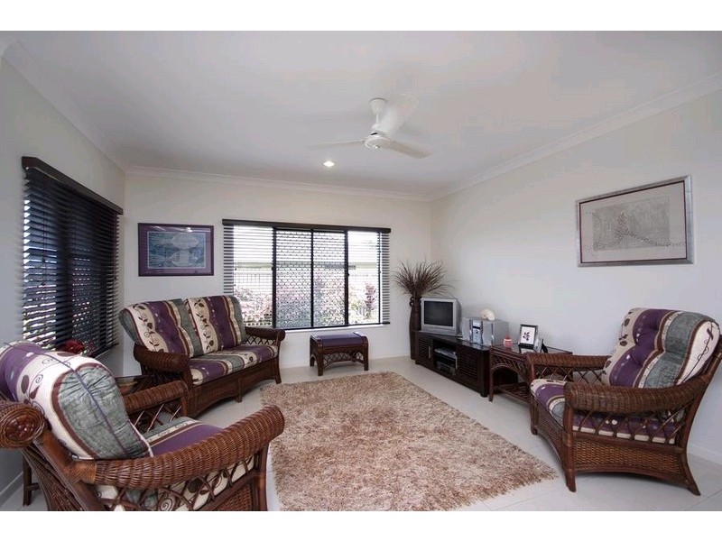 20 Altona Street, Bentley Park QLD 4869