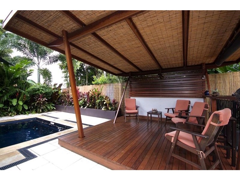 4 Raphis Close, Kamerunga QLD 4870