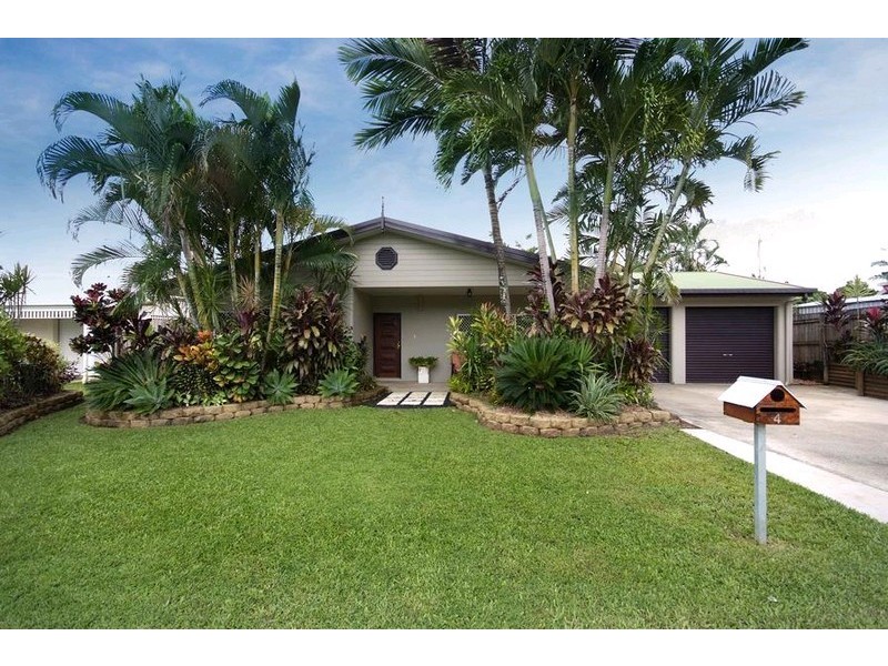 4 Raphis Close, Kamerunga QLD 4870