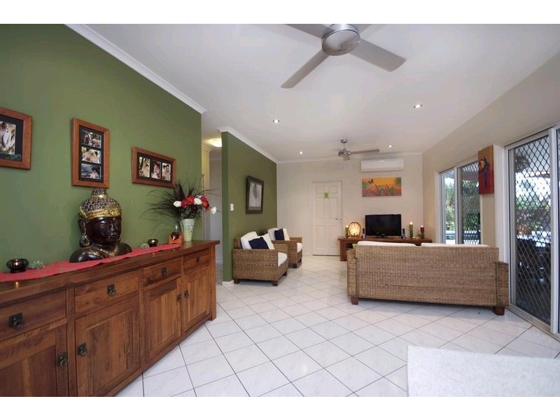 4 Raphis Close, Kamerunga QLD 4870