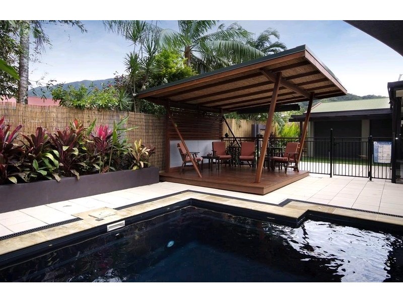 4 Raphis Close, Kamerunga QLD 4870