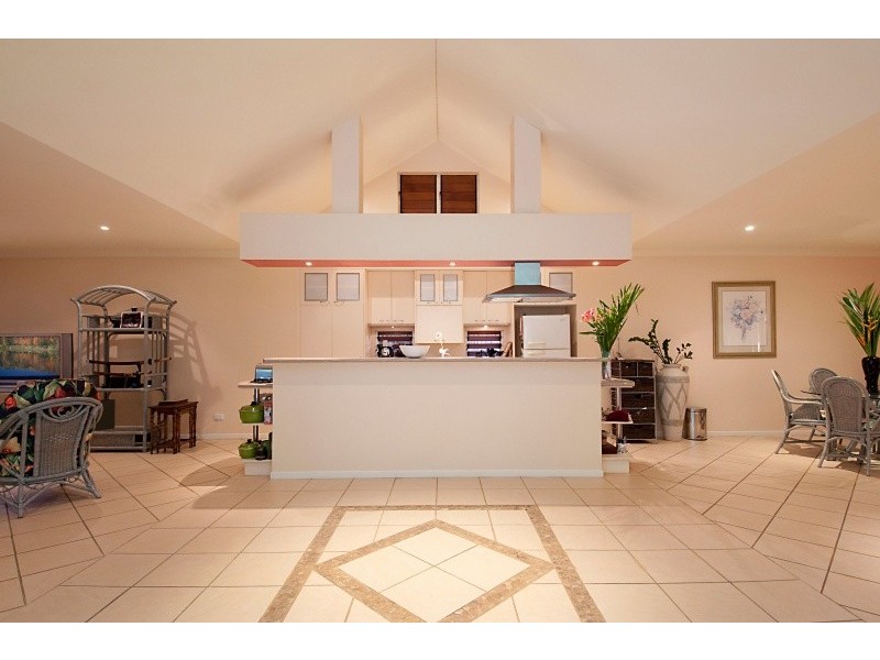 2 Chapel Close, Brinsmead QLD 4870