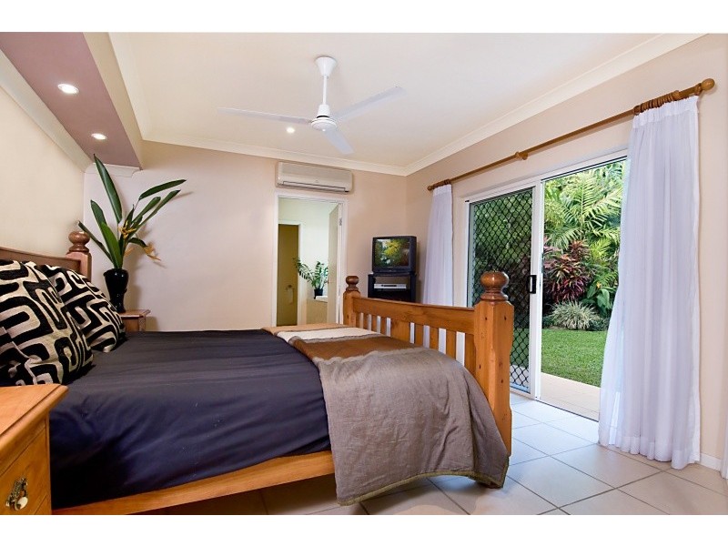 2 Chapel Close, Brinsmead QLD 4870