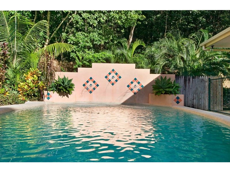 2 Chapel Close, Brinsmead QLD 4870