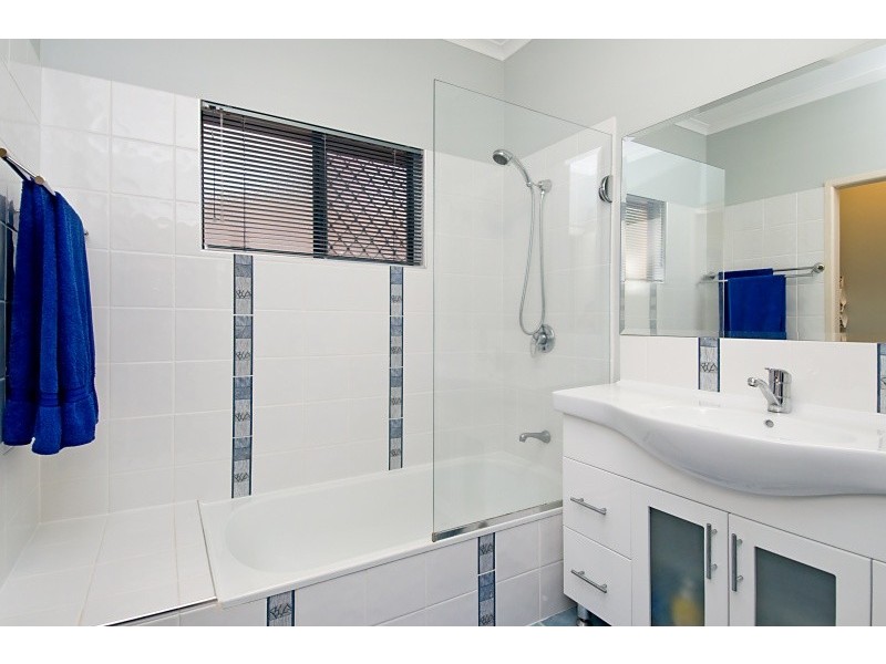 102 Hobson Drive, Brinsmead QLD 4870