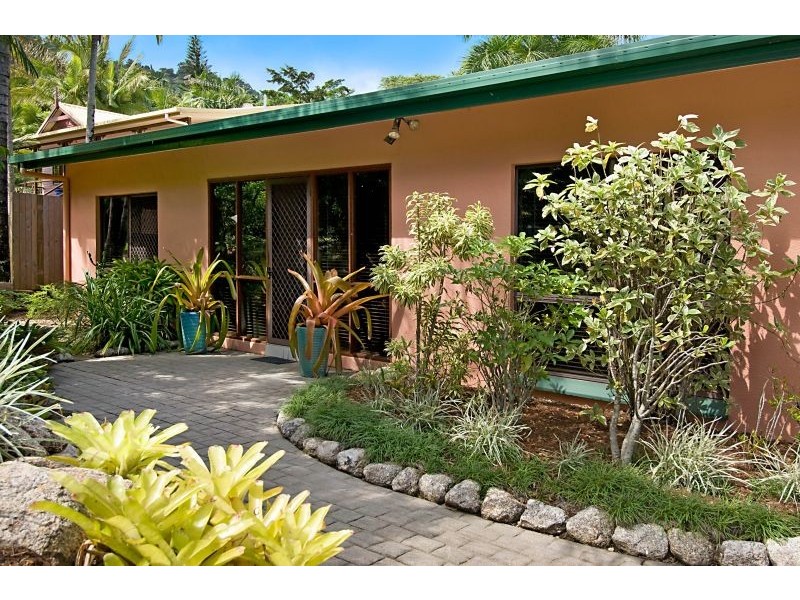 102 Hobson Drive, Brinsmead QLD 4870