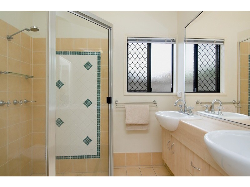 40 Leftwich Street, White Rock QLD 4868