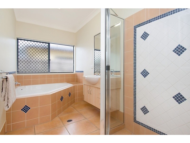 40 Leftwich Street, White Rock QLD 4868