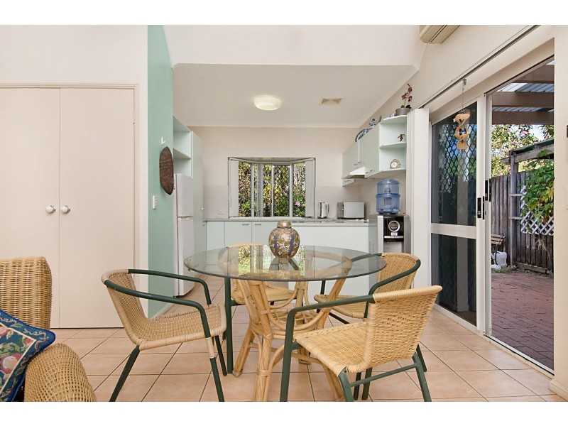 4/2 Nesbit Street, Whitfield QLD 4870