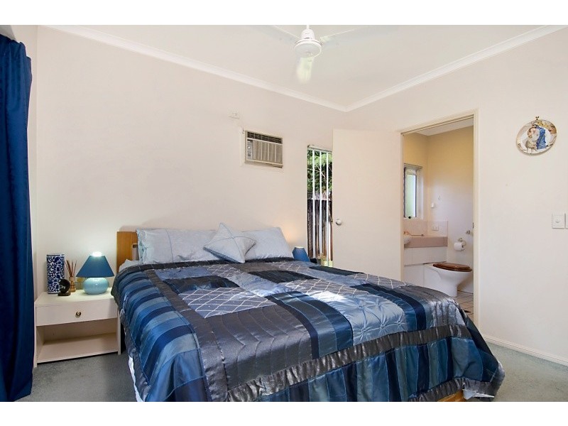 4/2 Nesbit Street, Whitfield QLD 4870