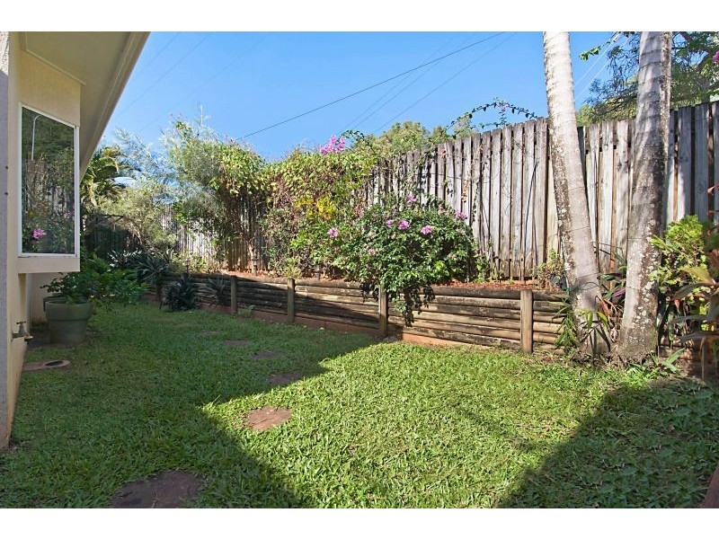 4/2 Nesbit Street, Whitfield QLD 4870