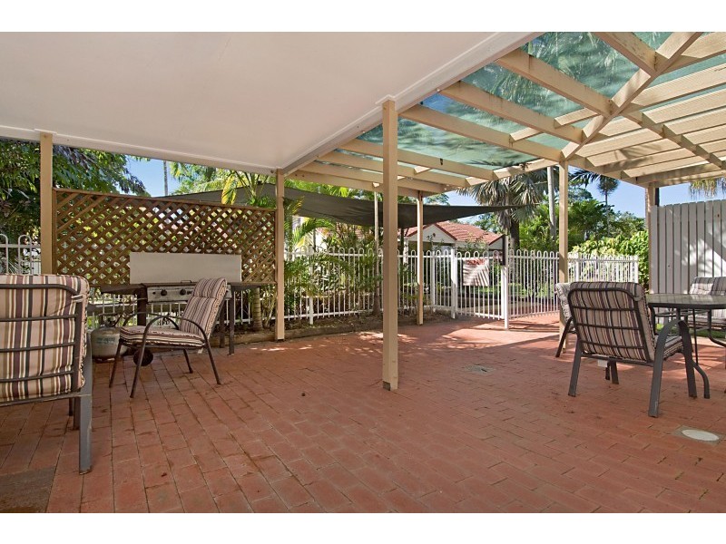 4/2 Nesbit Street, Whitfield QLD 4870