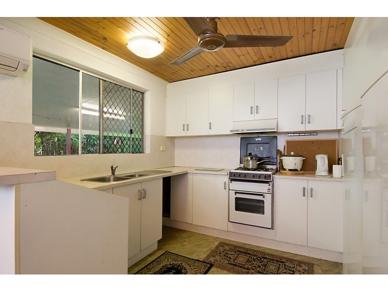 1 Rudder Street, Clifton Beach QLD 4879
