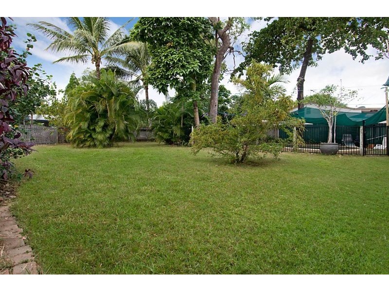 80 Baronia Crescent, Holloways Beach QLD 4878