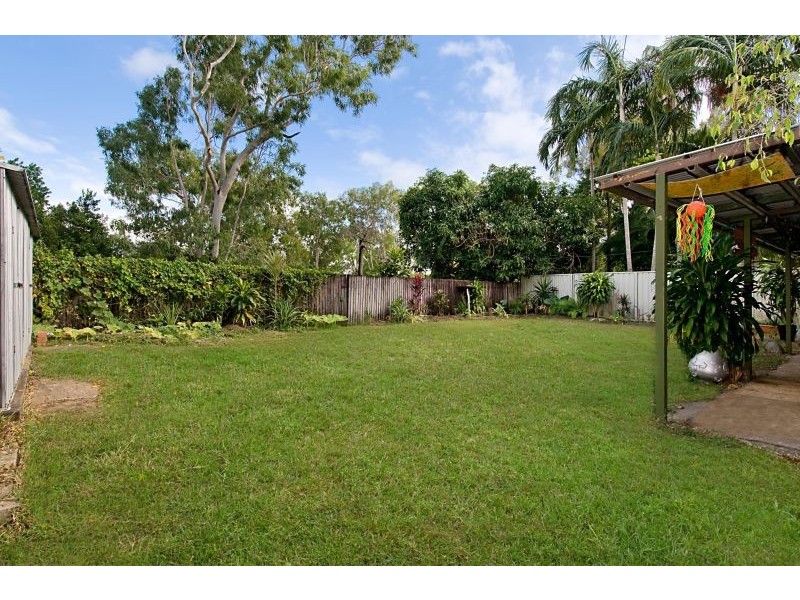 80 Baronia Crescent, Holloways Beach QLD 4878