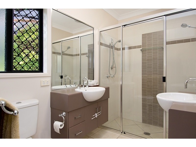 9 Fantan Close, Redlynch QLD 4870