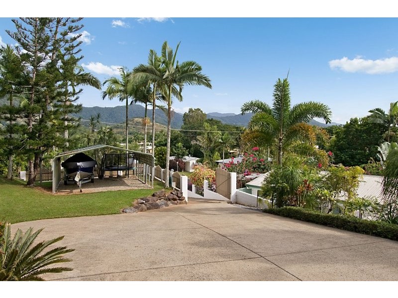 4 Universal Close, White Rock QLD 4868