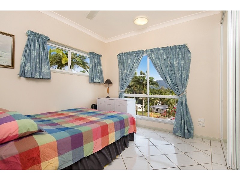 4 Universal Close, White Rock QLD 4868