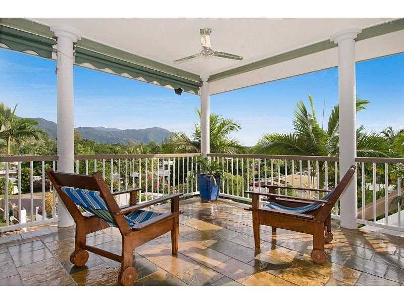 4 Universal Close, White Rock QLD 4868