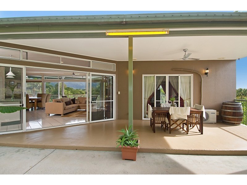 4 Universal Close, White Rock QLD 4868