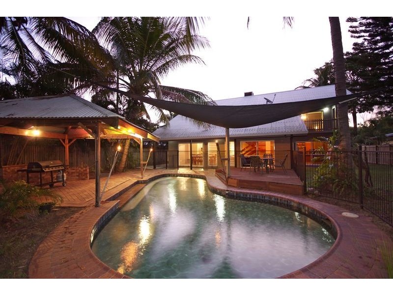 72 Wistaria Street, Holloways Beach QLD 4878