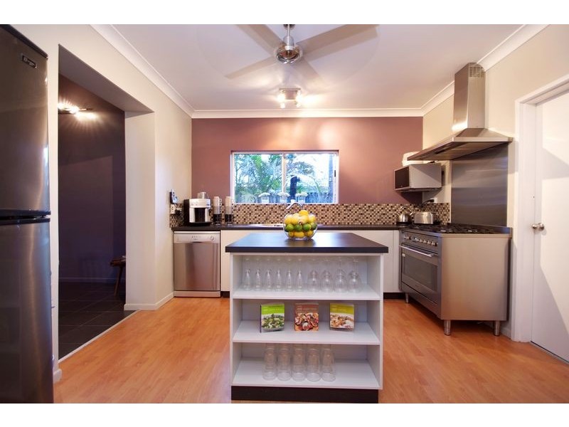 72 Wistaria Street, Holloways Beach QLD 4878