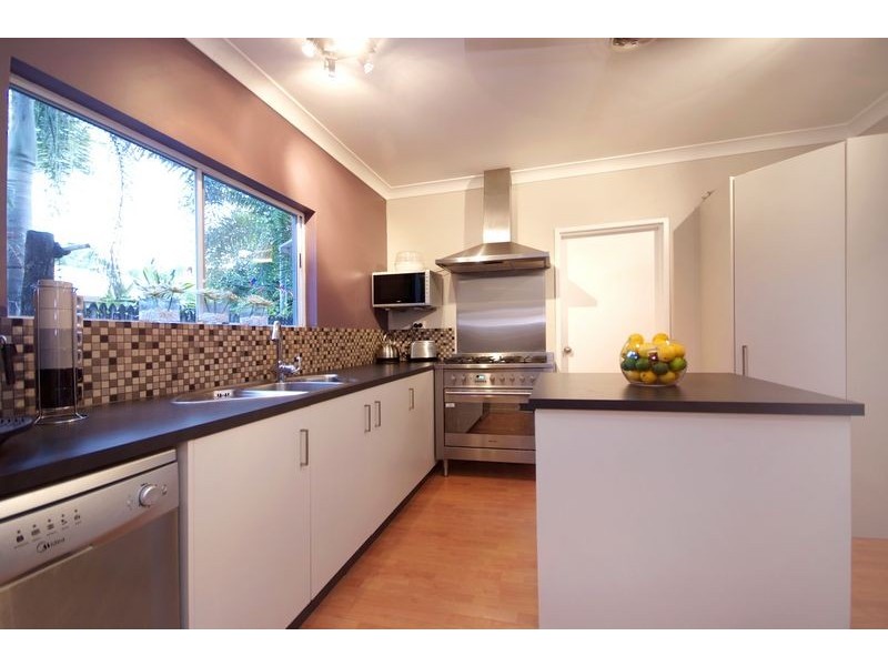 72 Wistaria Street, Holloways Beach QLD 4878