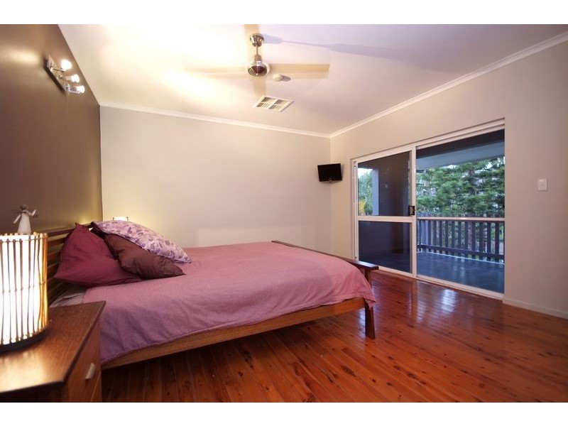 72 Wistaria Street, Holloways Beach QLD 4878