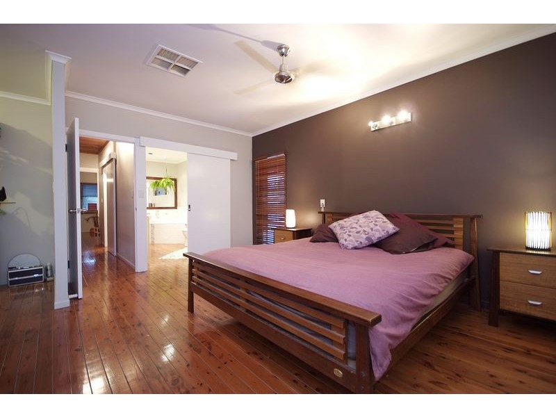 72 Wistaria Street, Holloways Beach QLD 4878