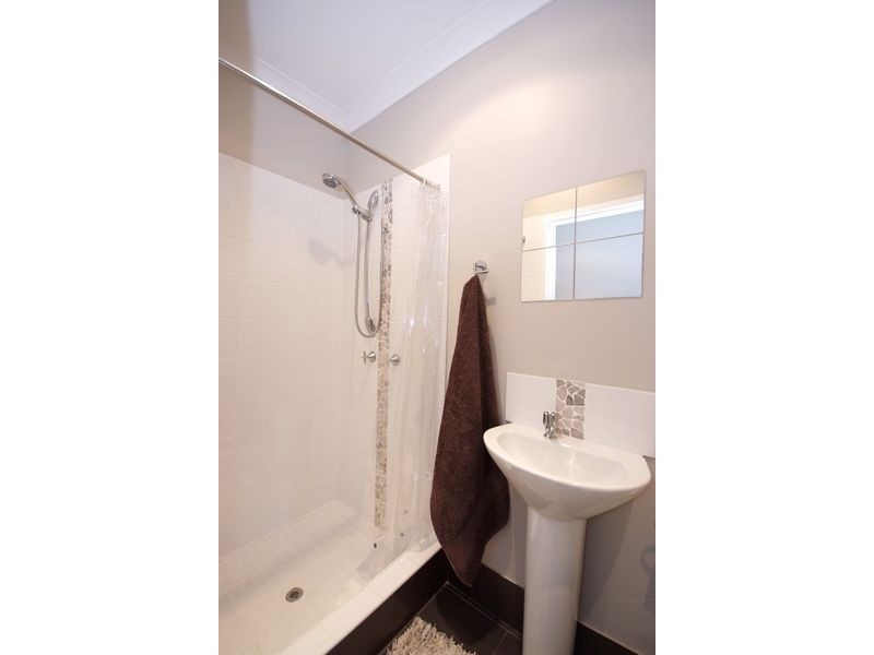 72 Wistaria Street, Holloways Beach QLD 4878