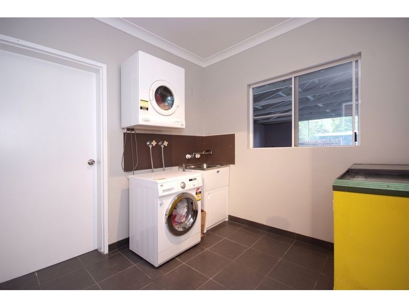 72 Wistaria Street, Holloways Beach QLD 4878