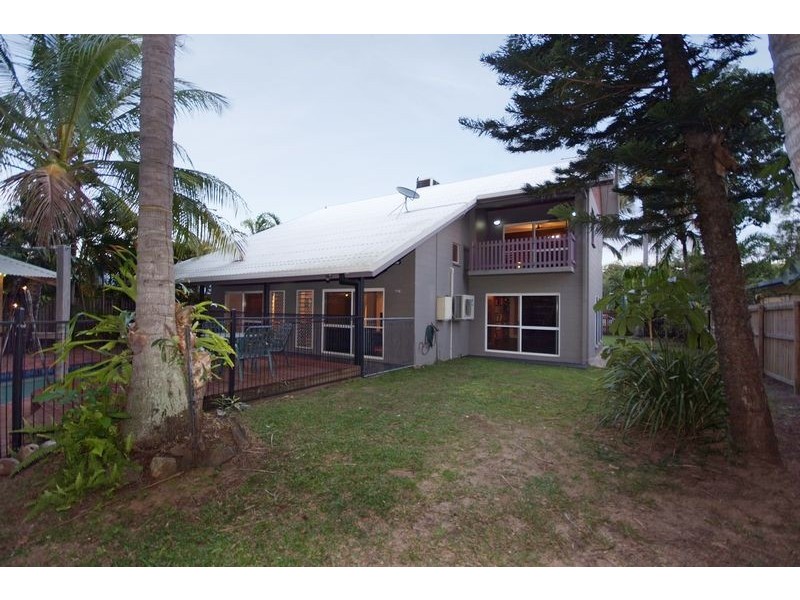 72 Wistaria Street, Holloways Beach QLD 4878