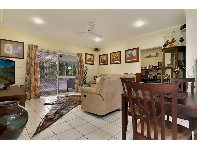 19/2 Lake Placid Road, Caravonica QLD 4878