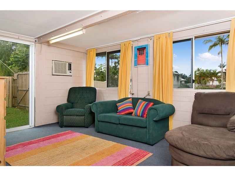 18 George Street, Earlville QLD 4870