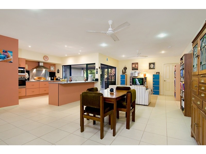 11 Pilosa Street, Redlynch QLD 4870