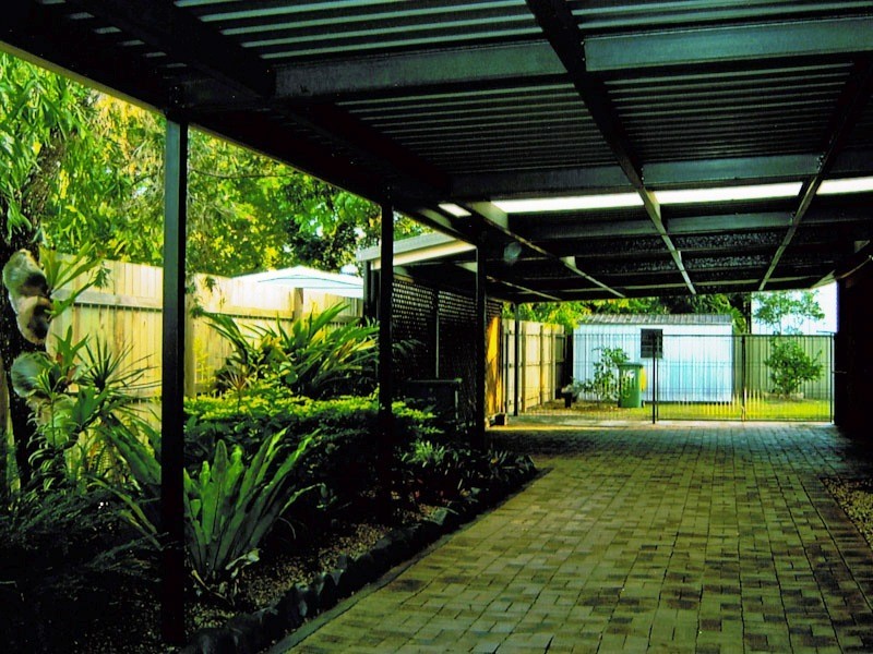 4 Tristania Street, Holloways Beach QLD 4878