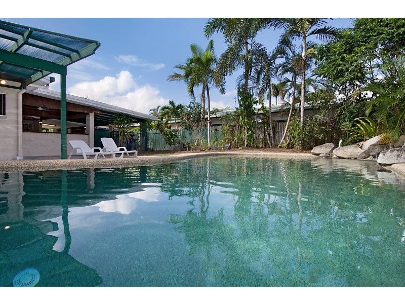 88 Baronia Crescent, Holloways Beach QLD 4878