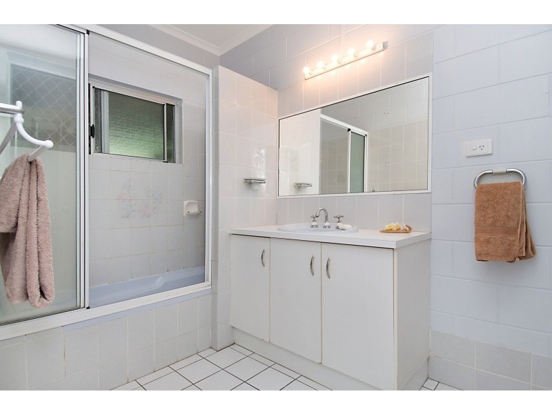 88 Baronia Crescent, Holloways Beach QLD 4878