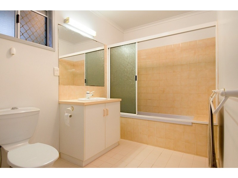 8 Saffron Close, Holloways Beach QLD 4878