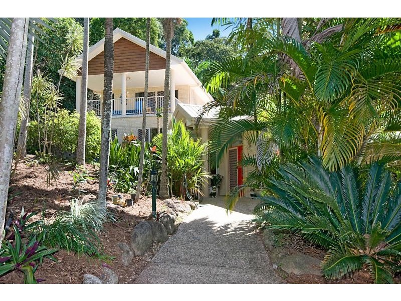 34 – 36 Lark Close, Clifton Beach QLD 4879