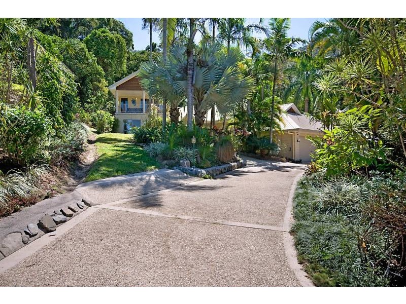 34 – 36 Lark Close, Clifton Beach QLD 4879