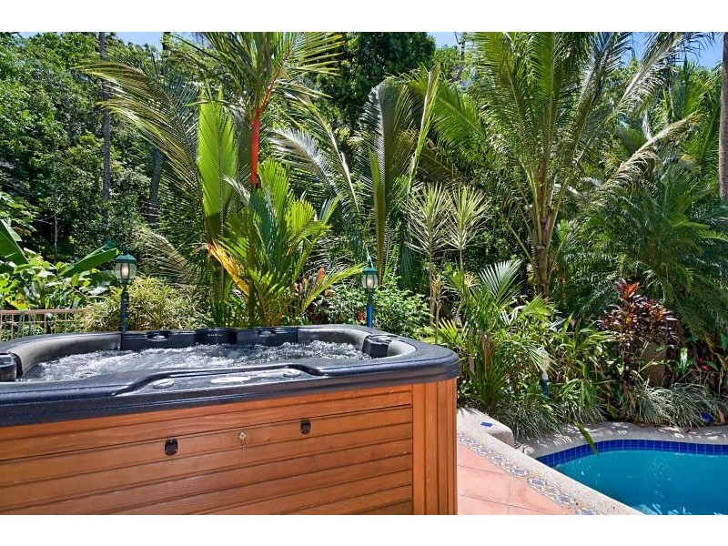 34 – 36 Lark Close, Clifton Beach QLD 4879