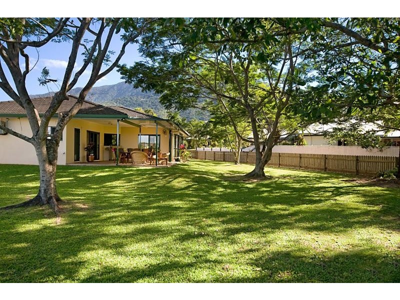 12 Raphis Close, Kamerunga QLD 4870