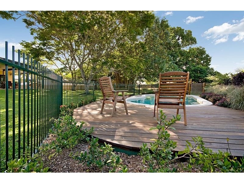 12 Raphis Close, Kamerunga QLD 4870