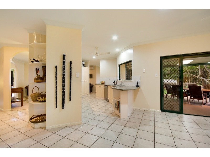 12 Raphis Close, Kamerunga QLD 4870