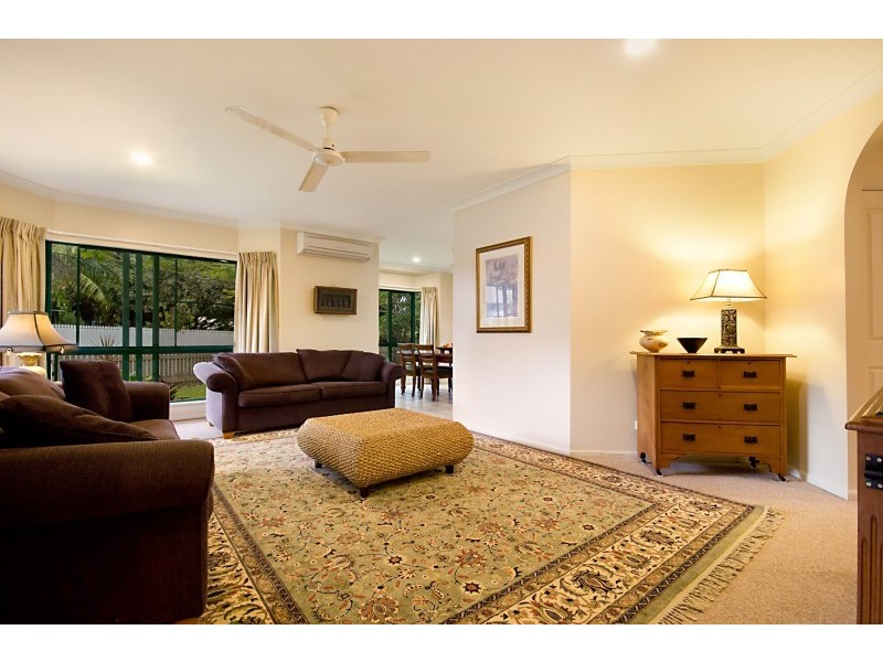 12 Raphis Close, Kamerunga QLD 4870