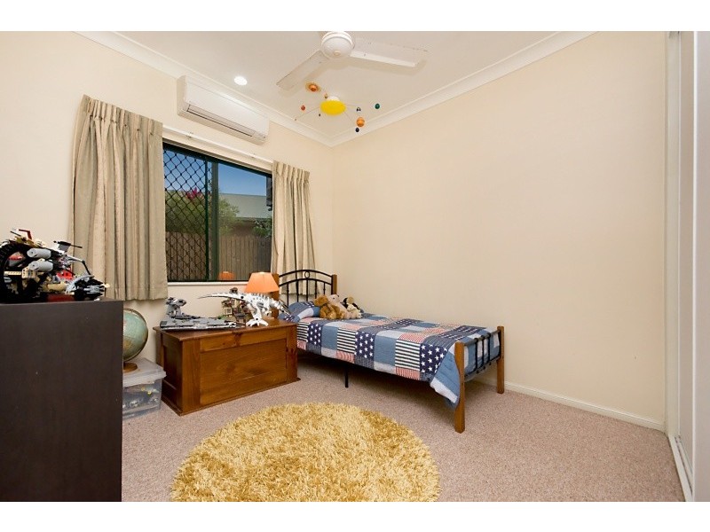 12 Raphis Close, Kamerunga QLD 4870