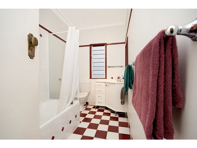 9 George Street, Earlville QLD 4870