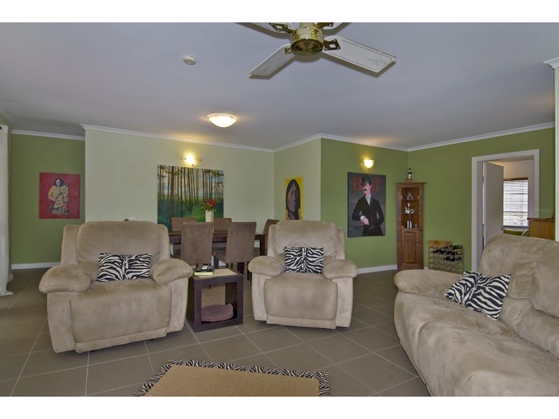 12 Marcia Close, Smithfield QLD 4878